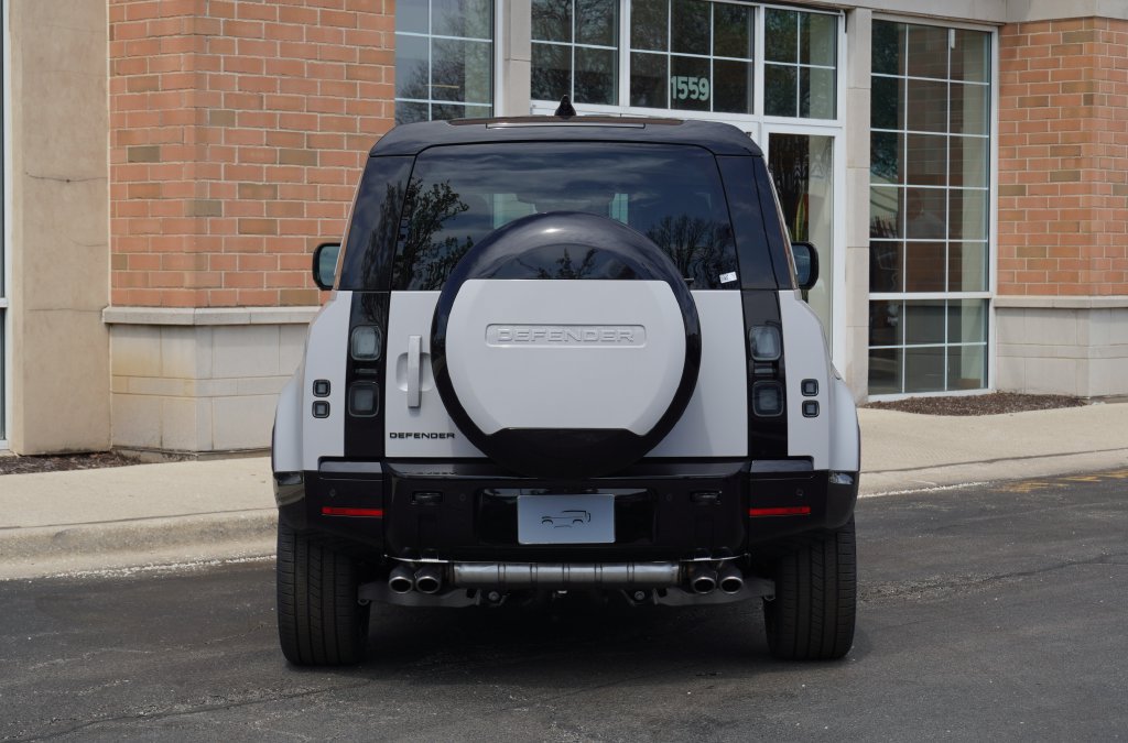New 2026 Land Rover Defender 110 X-Dynamic SE AWD/4WD image 5