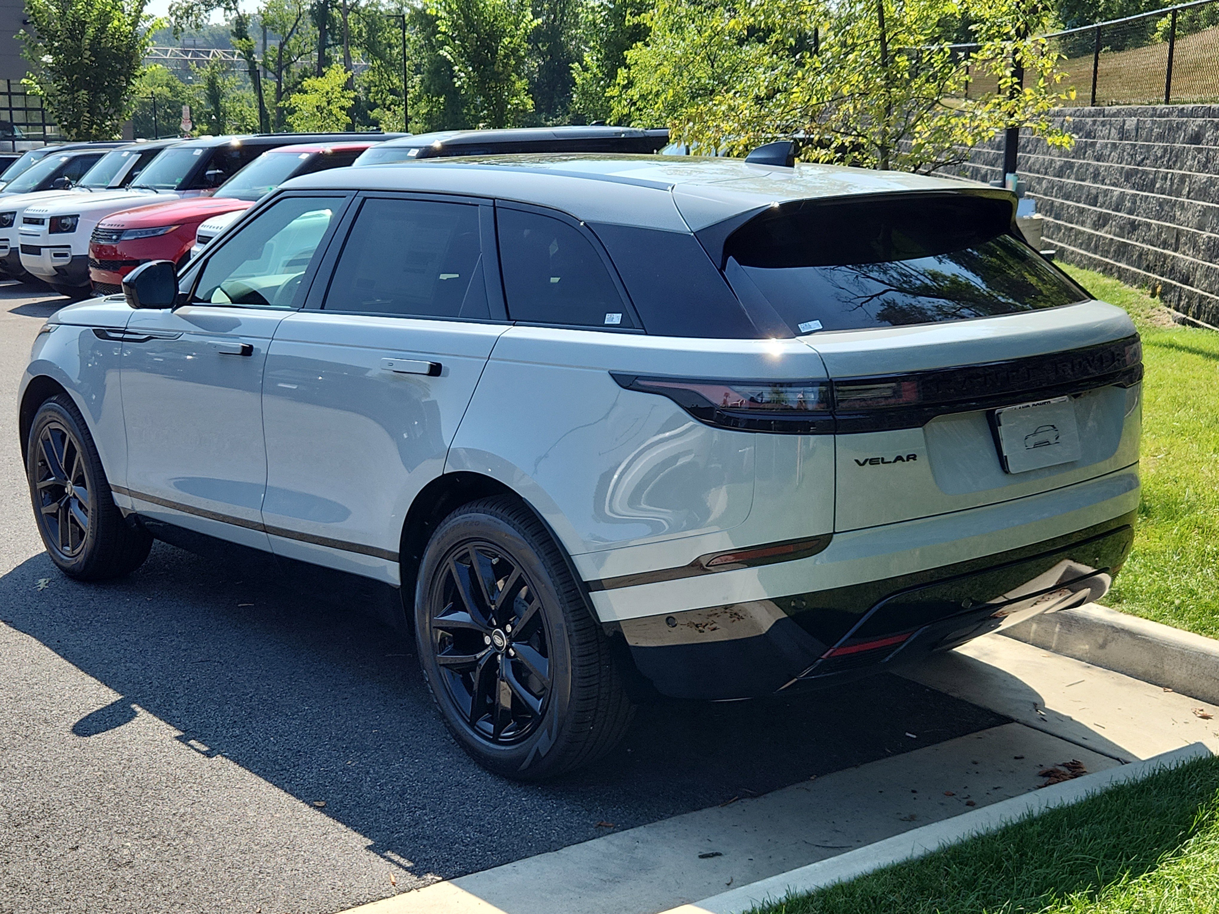 New 2026 Land Rover Range Rover Velar Dynamic SE image 12