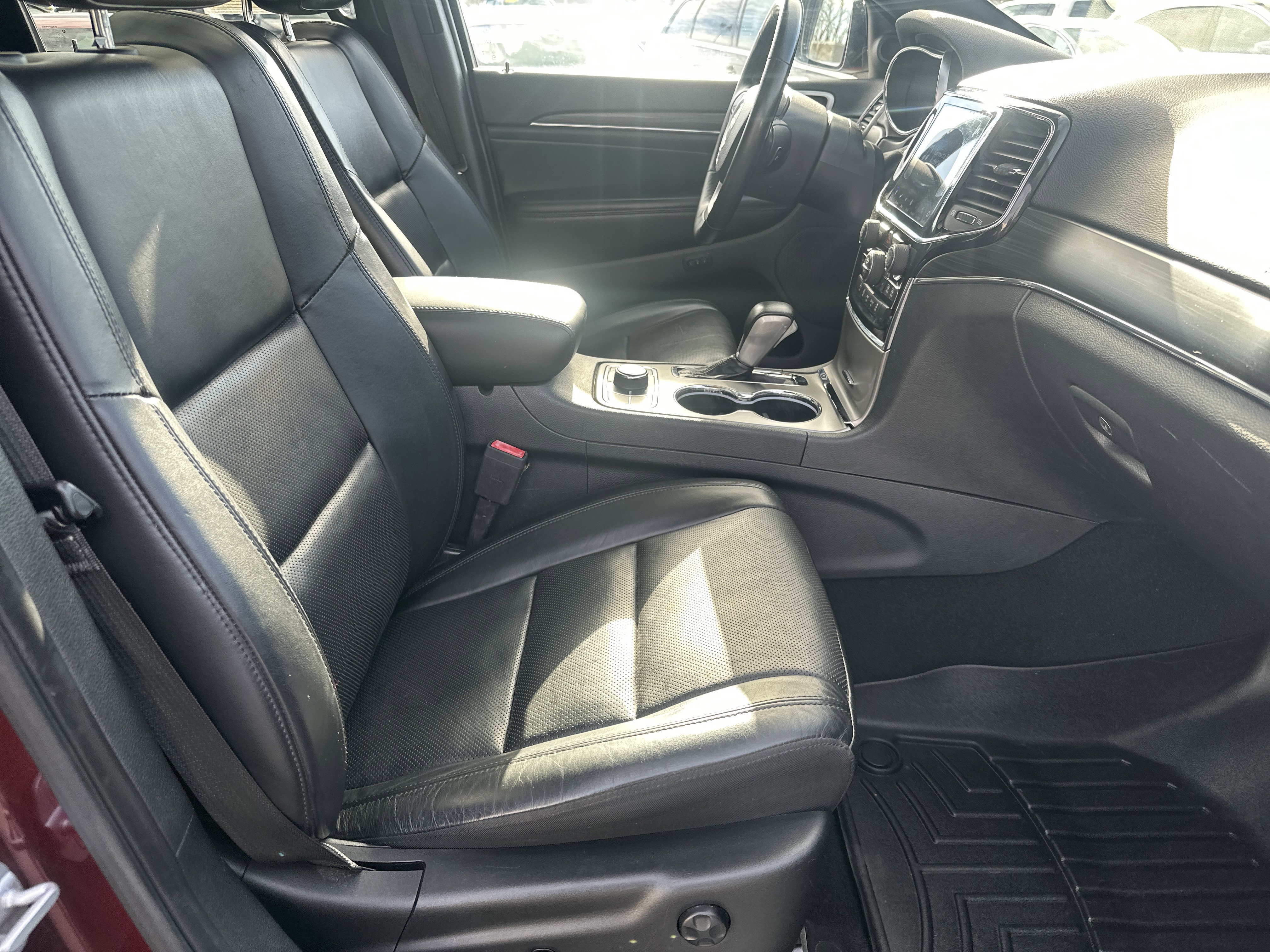 Used 2020 Jeep Grand Cherokee Limited w/ Luxury Group II image 24