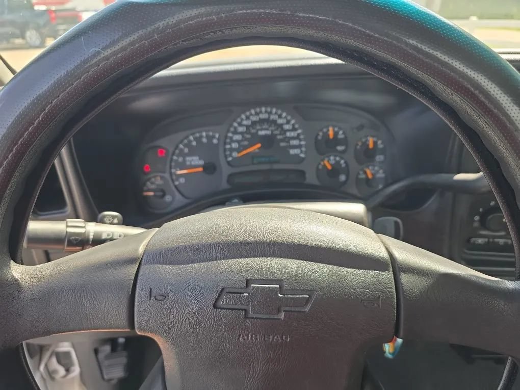 Used 2003 Chevrolet Silverado 2500 2WD Regular Cab image 25