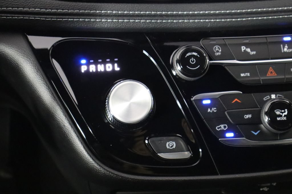 New 2027 Chrysler Pacifica Select FWD image 30