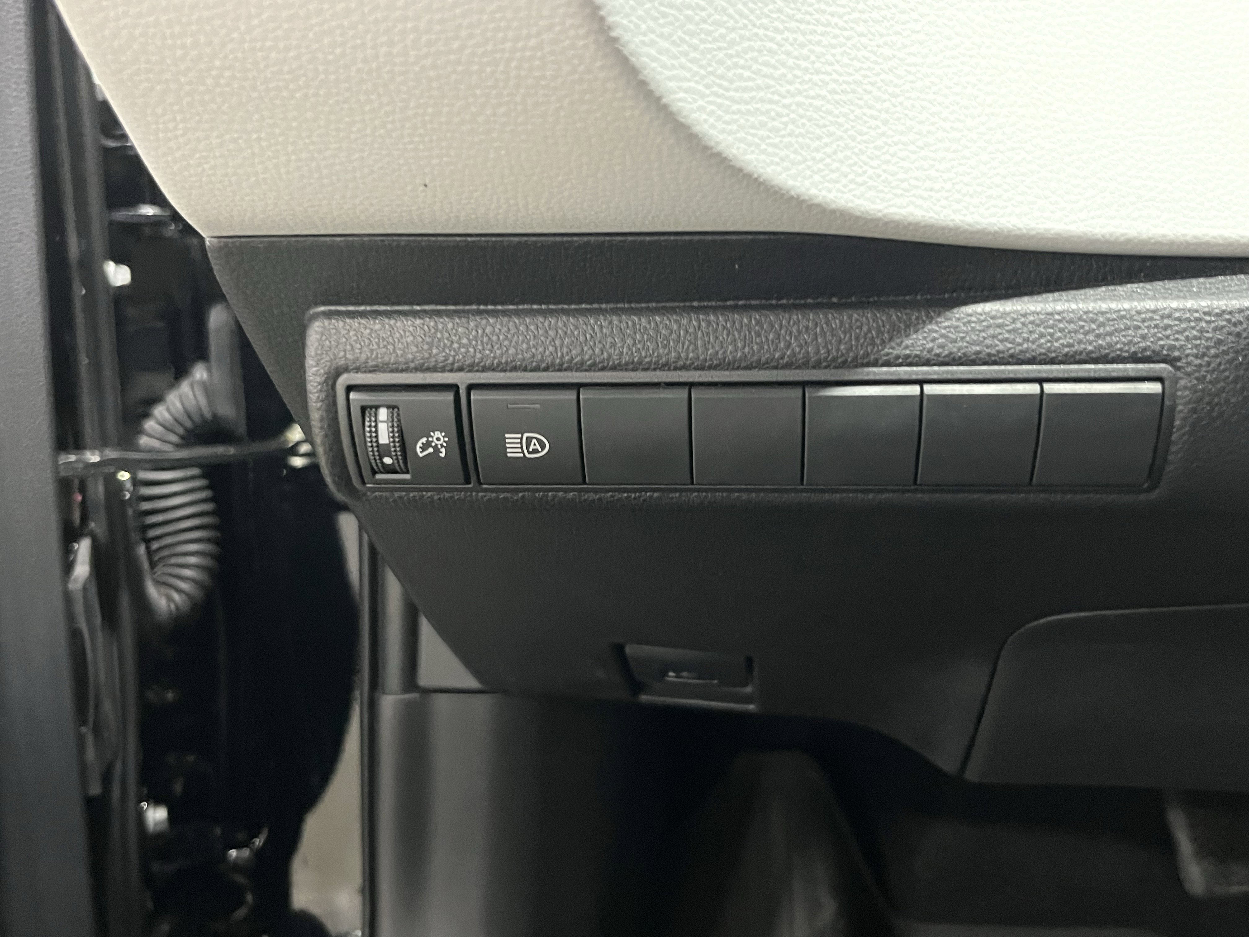 Used 2024 Toyota Corolla SE FWD image 24