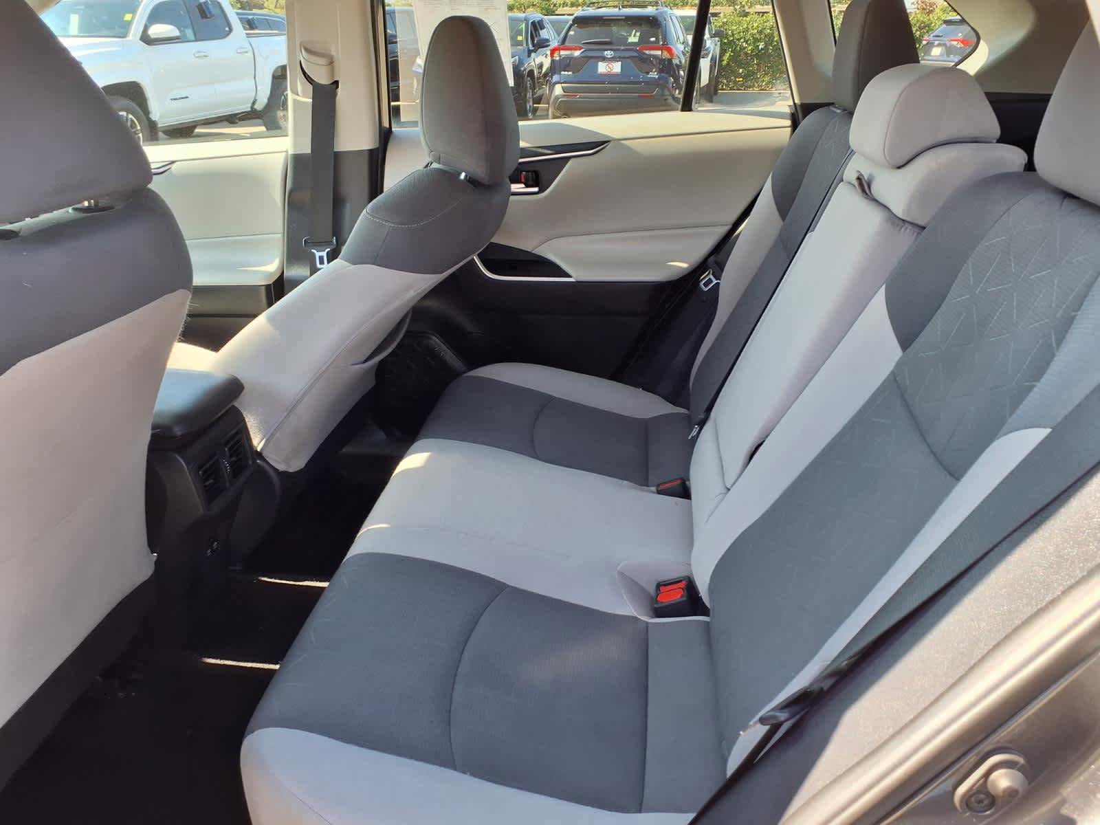 Used 2020 Toyota RAV4 XLE FWD image 11