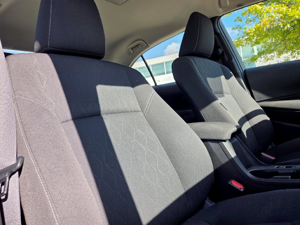 Used 2025 Toyota Corolla LE FWD image 28