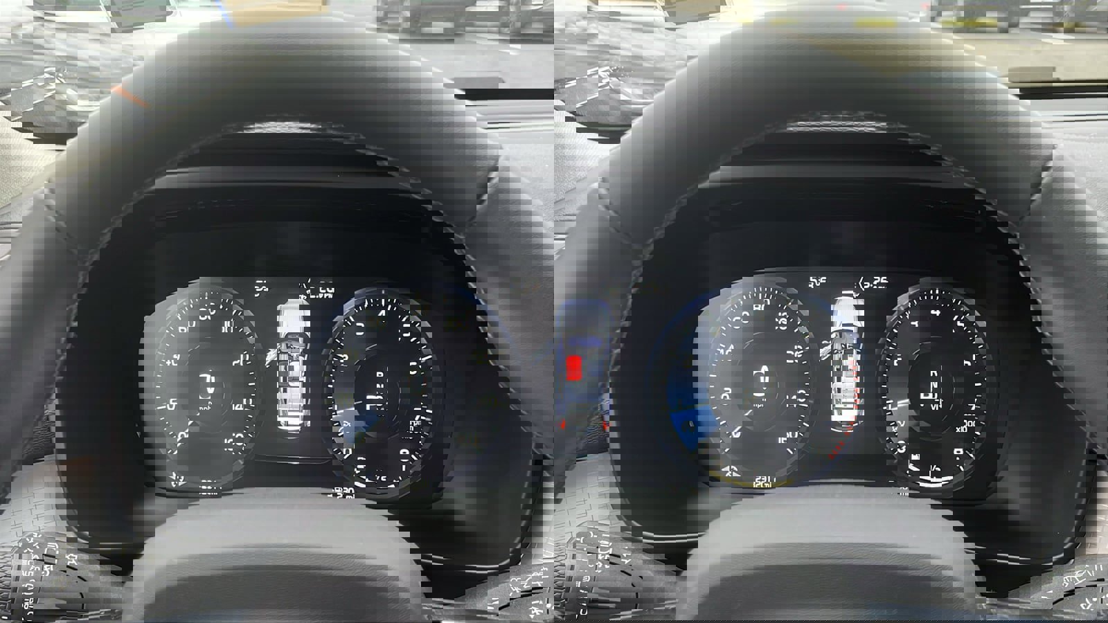 Used 2022 Volvo XC40 T5 Momentum image 16