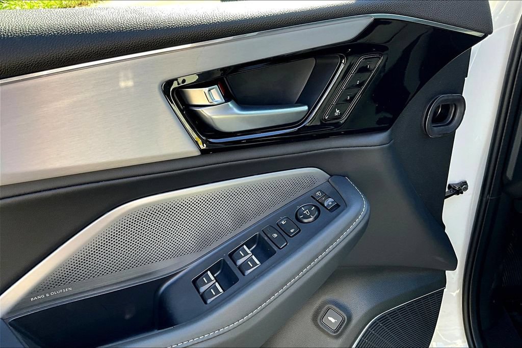 New 2026 Acura MDX w/ Technology Package FWD image 17