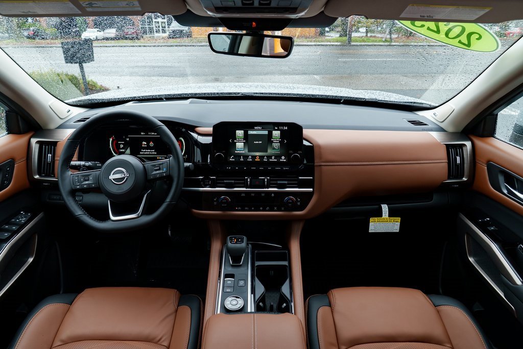 New 2025 Nissan Pathfinder Platinum image 10