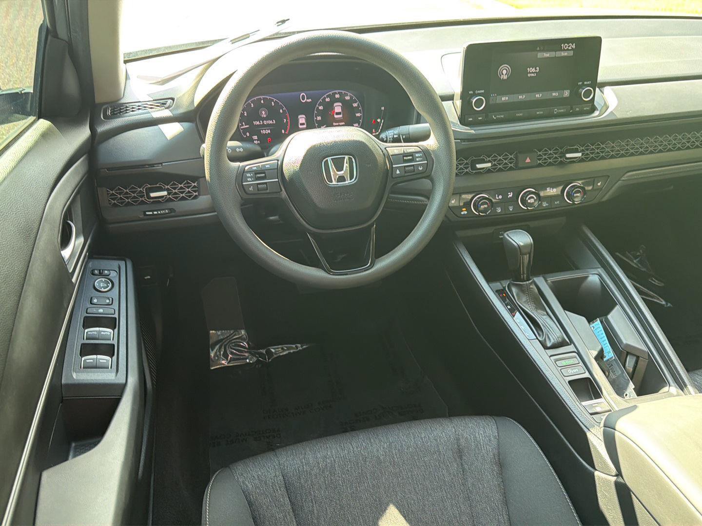 Used 2025 Honda Accord SE image 17