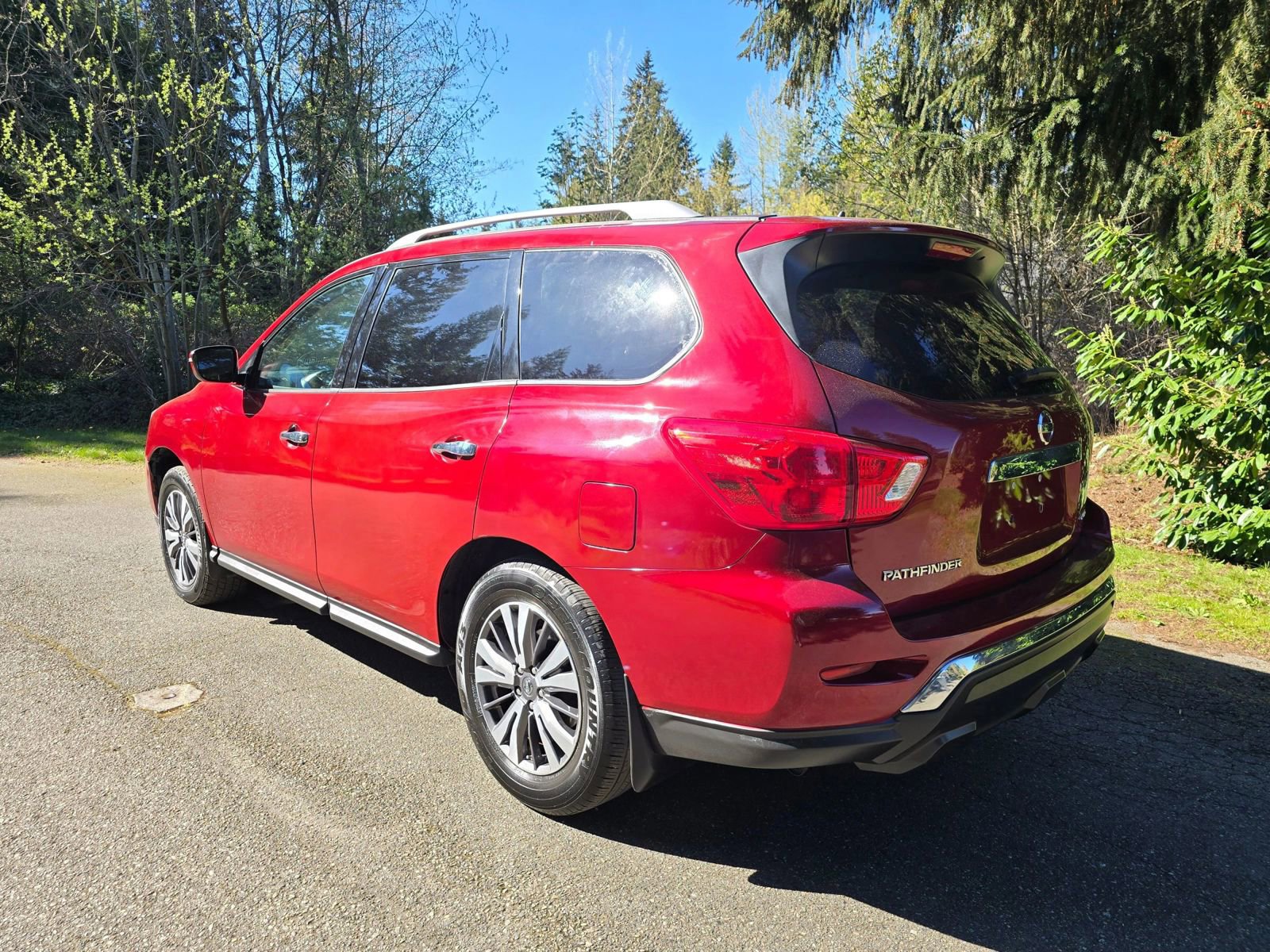 Used 2018 Nissan Pathfinder S AWD/4WD image 3