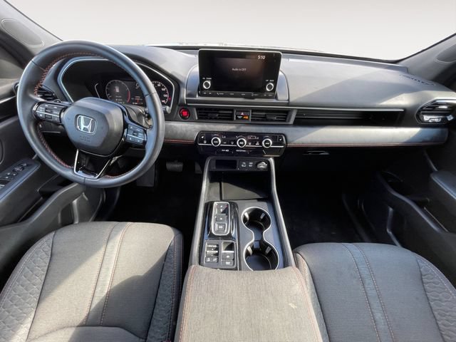 Used 2025 Honda Pilot Sport image 10