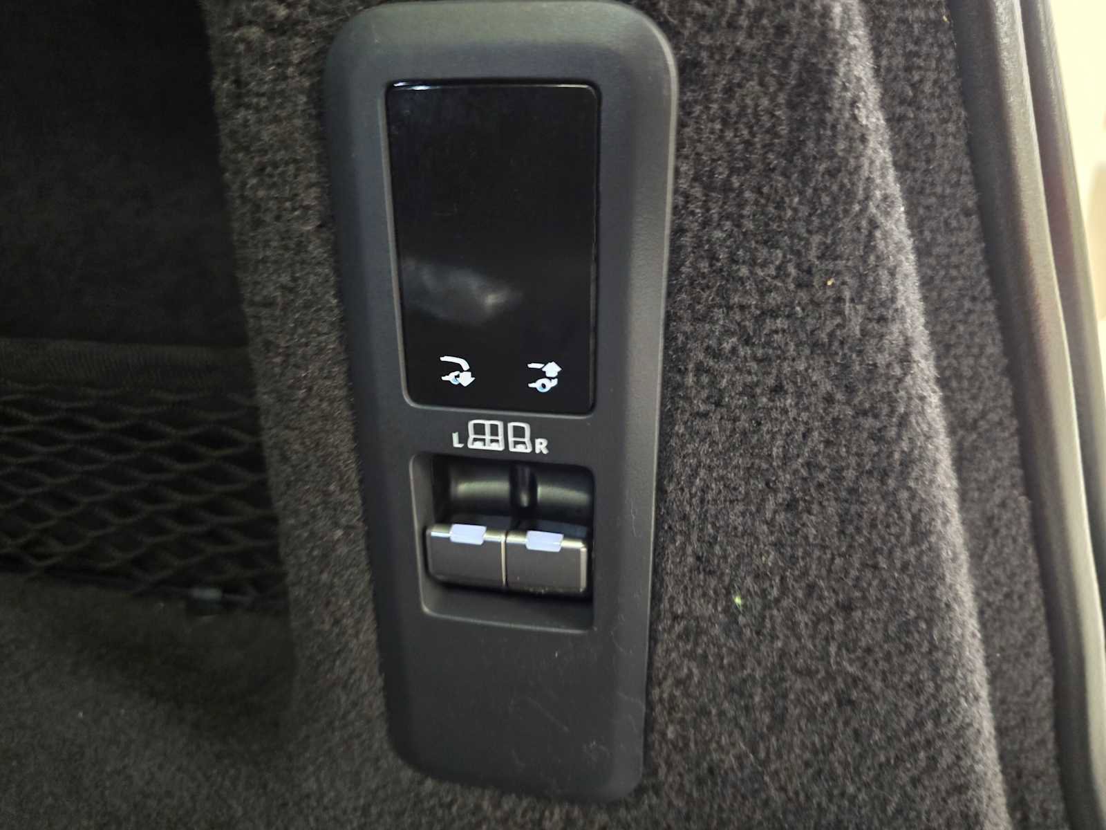 Used 2025 Land Rover Range Rover Sport SE AWD/4WD image 18