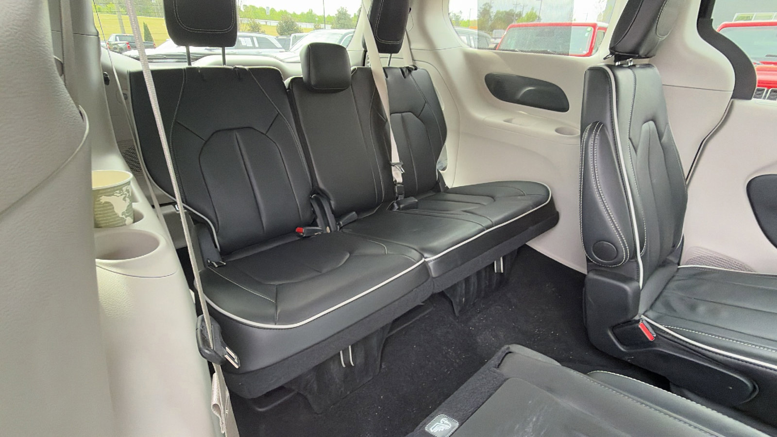 Used 2024 Chrysler Pacifica Limited image 22