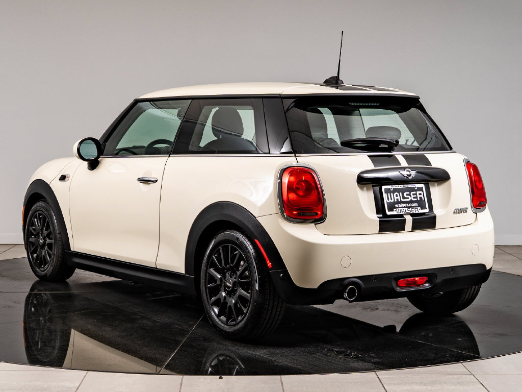 Used 2018 MINI Cooper 2-Door Hardtop FWD image 6