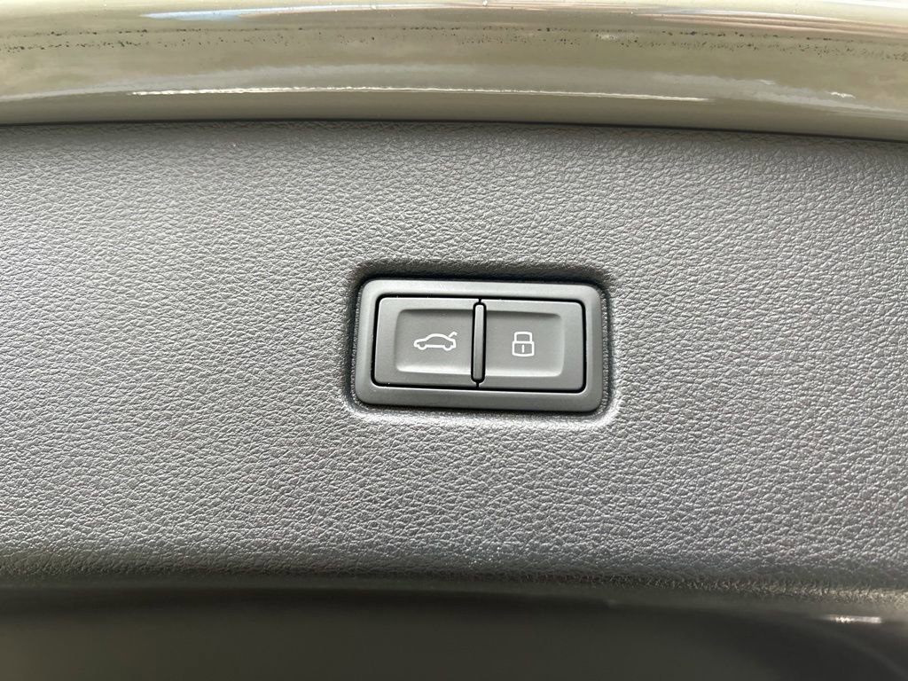 Used 2022 Audi SQ5 Premium Plus w/ Premium Plus Package image 55