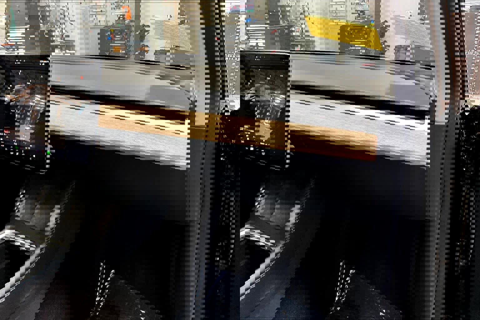 Used 2023 Tesla Model Y AWD image 17