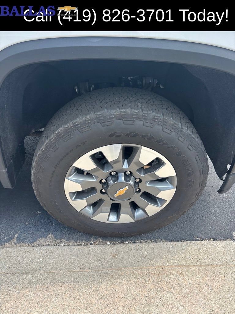 Used 2022 Chevrolet Silverado 2500 Custom w/ Custom Value Package AWD/4WD image 8