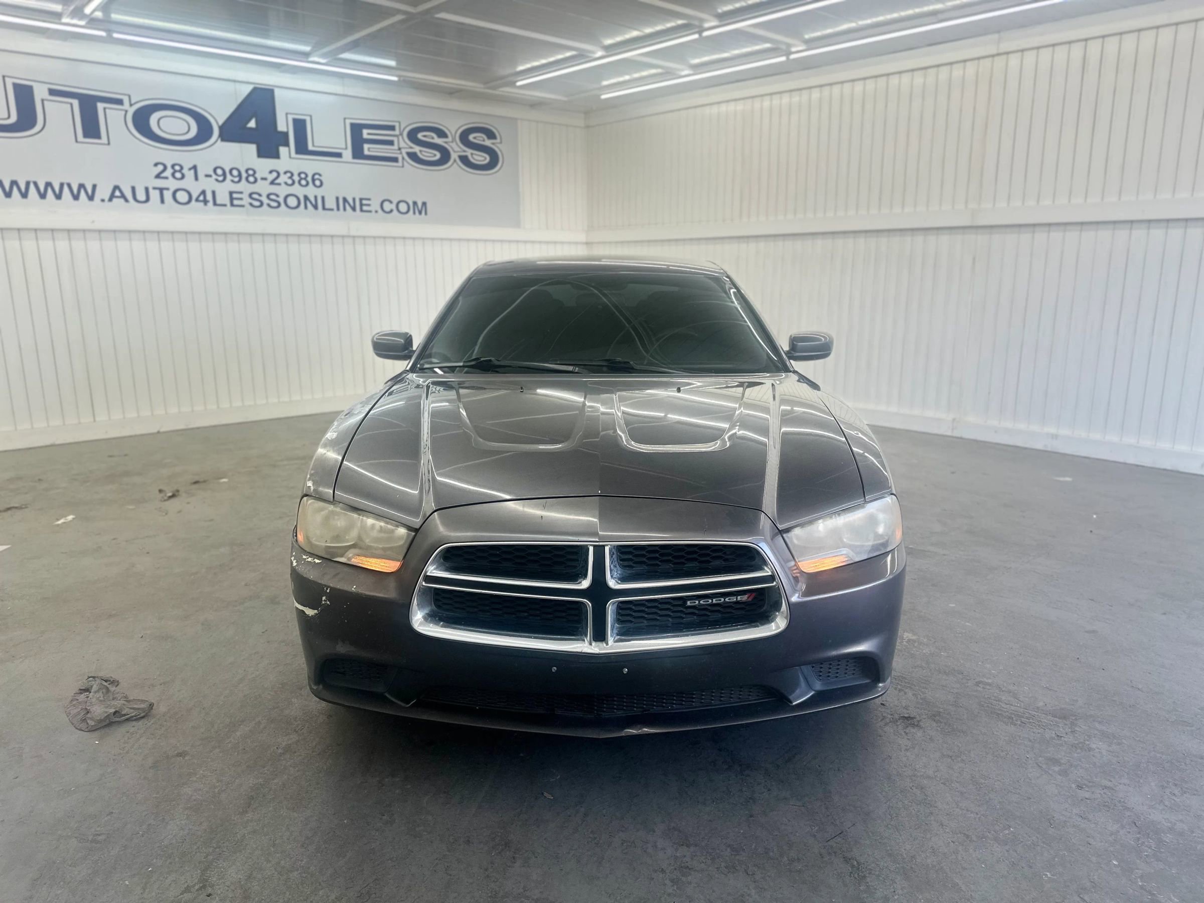 Used 2014 Dodge Charger SE image 2