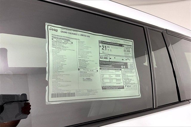 New 2025 Jeep Grand Cherokee L Limited w/ Black Appearance Package image 14