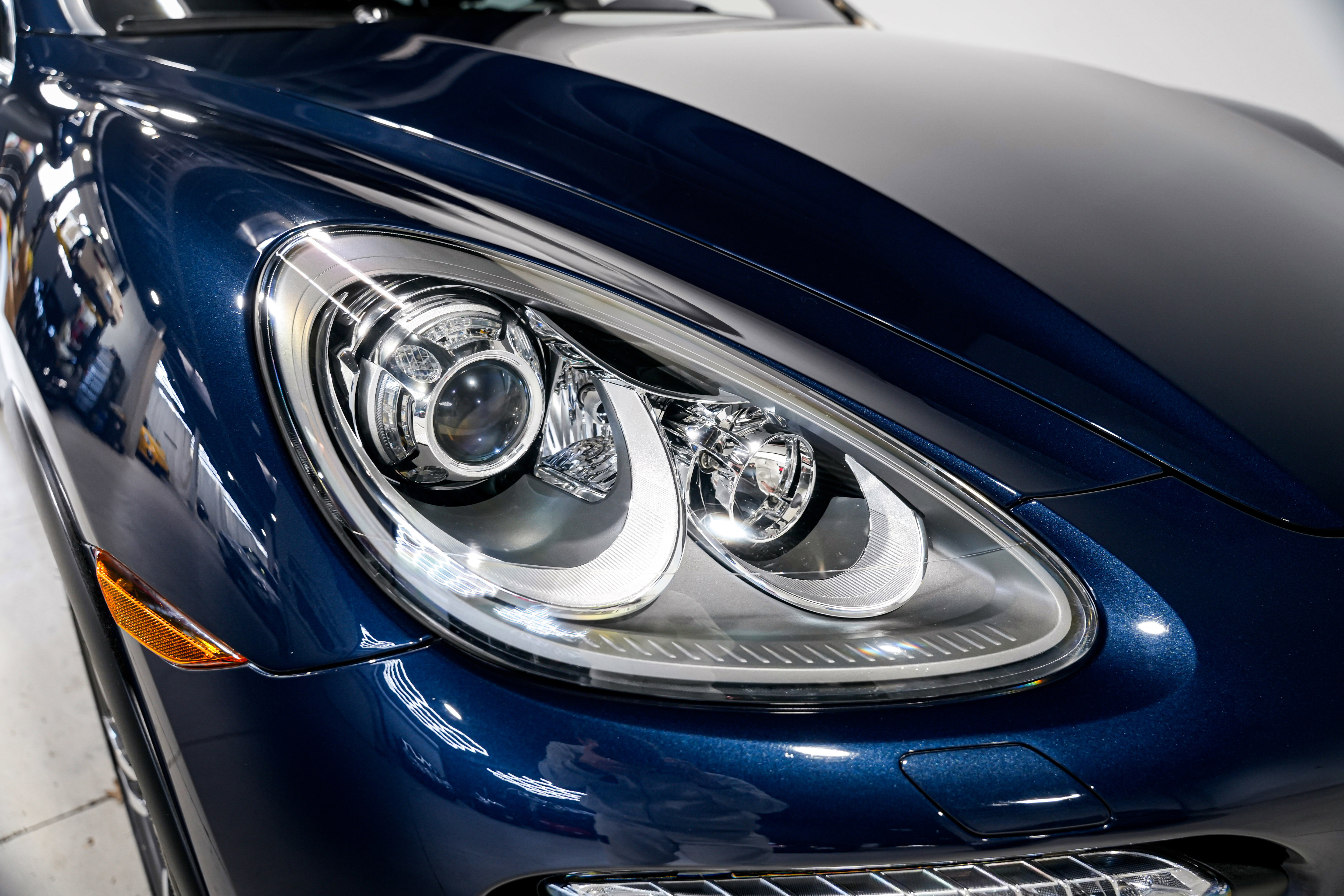 Used 2012 Porsche Cayenne Turbo image 45