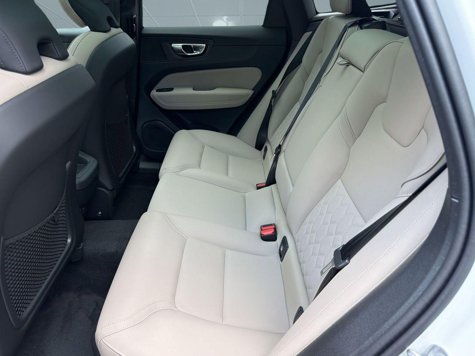 New 2026 Volvo XC60 B5 Core w/ Protection Package AWD/4WD image 15