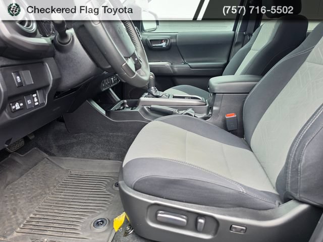 Used 2023 Toyota Tacoma TRD Off-Road w/ Technology Package AWD/4WD image 16