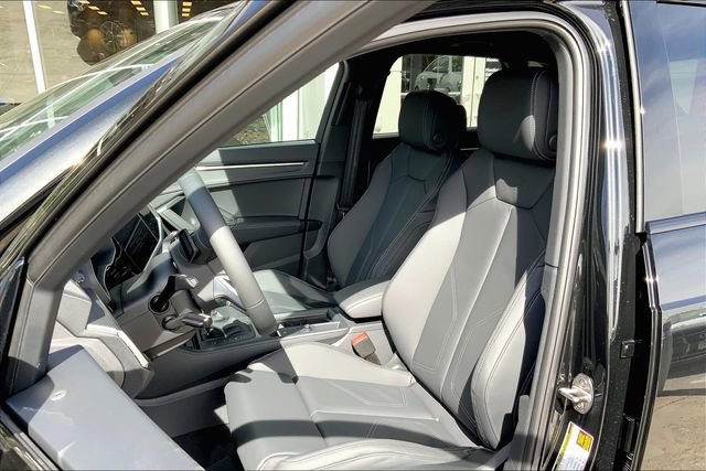 New 2025 Audi Q3 2.0T Premium image 8