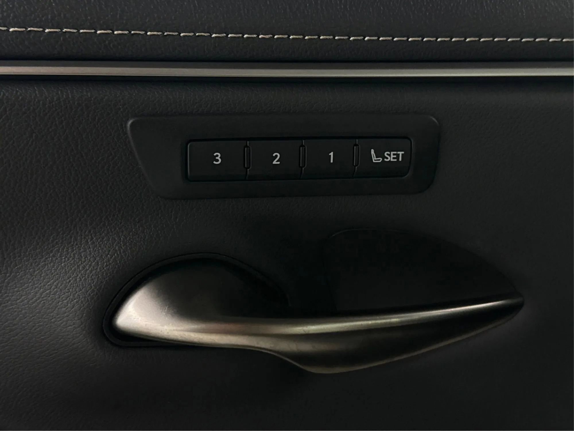 Used 2025 Lexus ES 350 w/ Premium Package FWD image 20