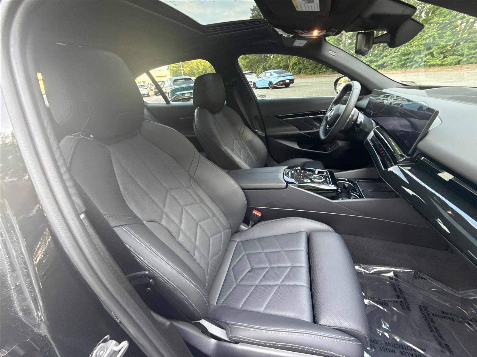 Used 2024 BMW 530i w/ Premium Package RWD image 28