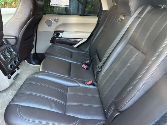 Used 2016 Land Rover Range Rover HSE image 30
