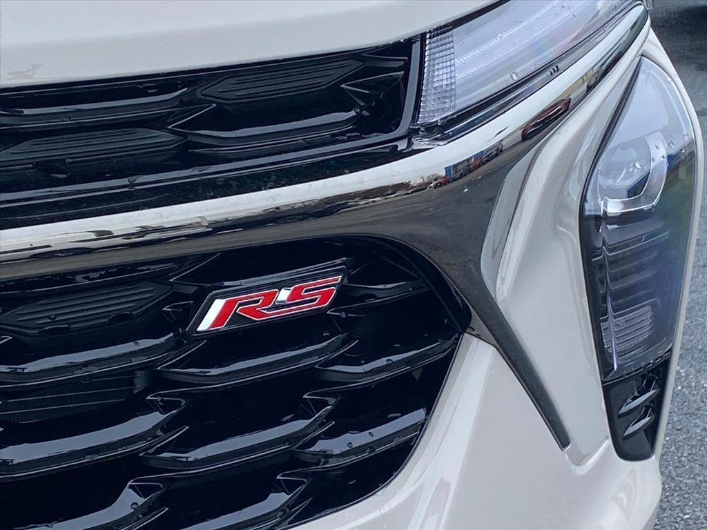 New 2026 Chevrolet Trax RS w/ Sunroof Package image 7