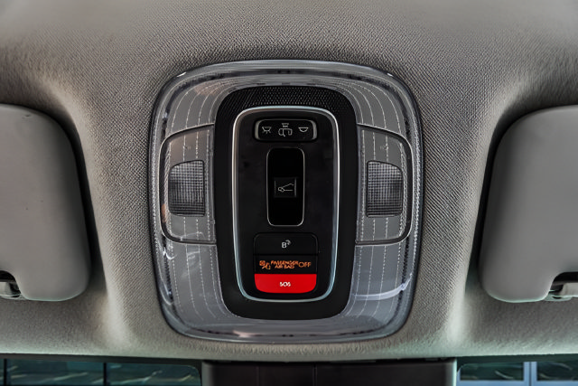 Used 2025 Hyundai Elantra Limited FWD image 24