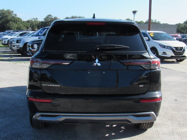 New 2025 Mitsubishi Outlander SE image 4