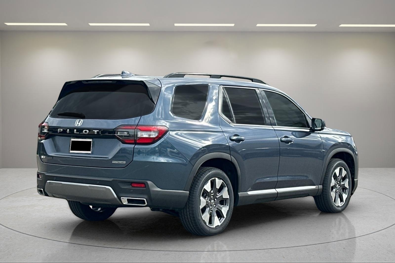 New 2026 Honda Pilot Touring image 3