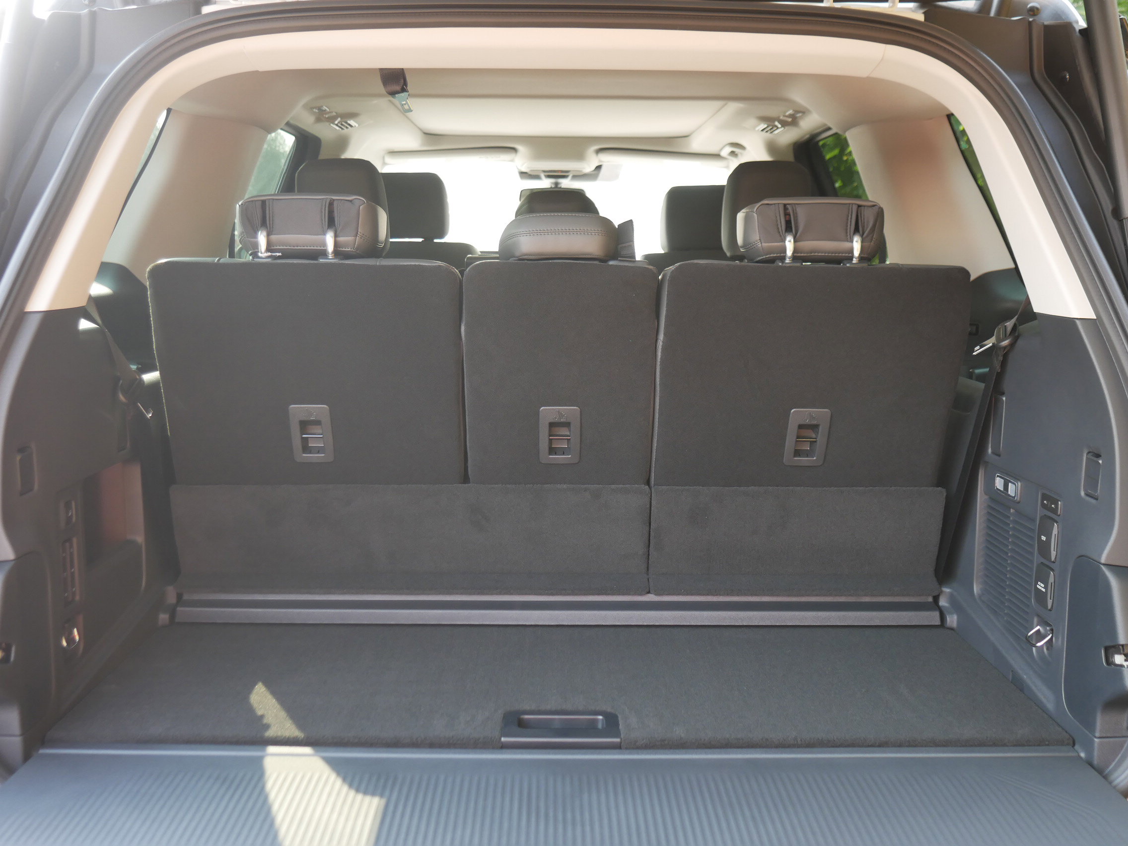 New 2025 Ford Expedition Active image 24