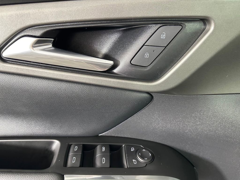 Used 2024 Chevrolet Traverse LT w/ LPO, Floor Liner Package image 25