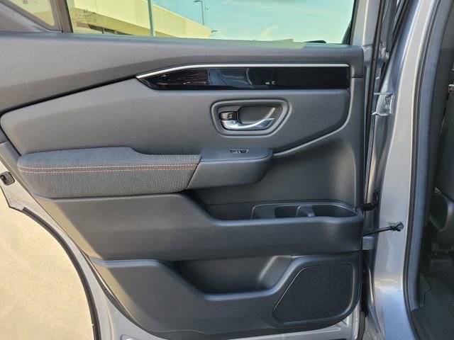 Certified 2025 Honda Pilot Sport image 14