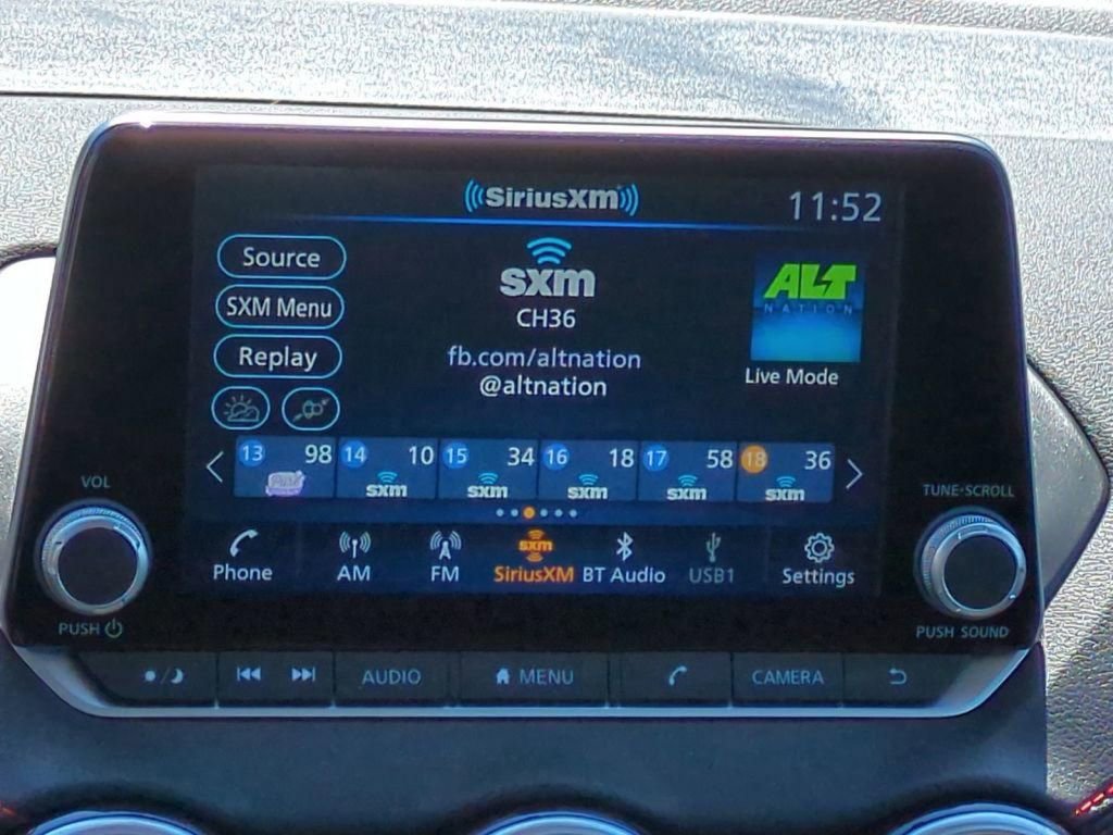 New 2025 Nissan Sentra SR w/ Midnight Edition image 17