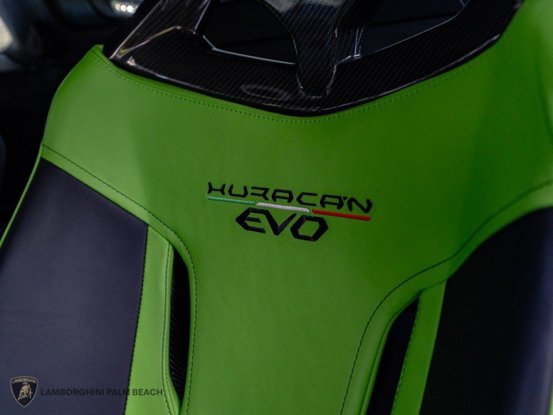 Used 2022 Lamborghini Huracan EVO RWD image 30
