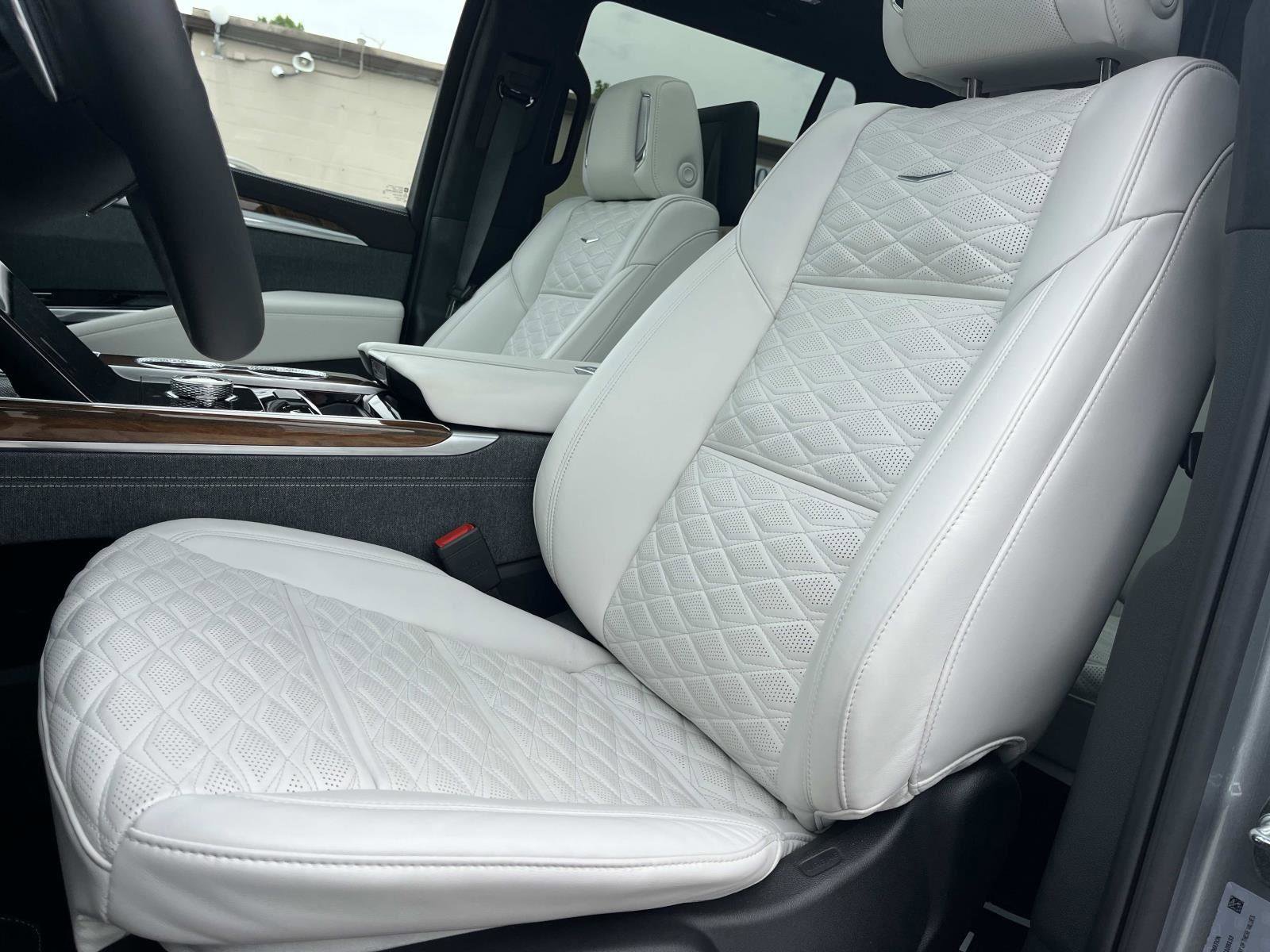 Used 2026 Cadillac Escalade Platinum Sport AWD/4WD image 29