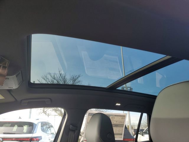 New 2026 Volkswagen Tiguan SE R-Line image 19