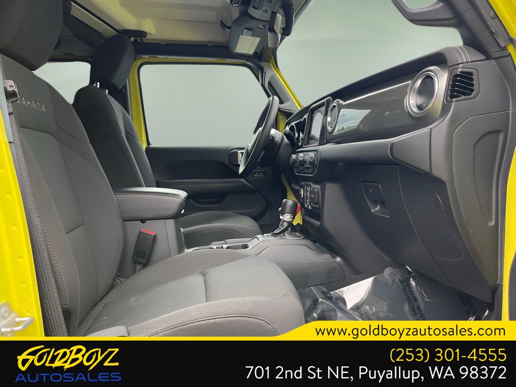 Used 2023 Jeep Wrangler Sahara AWD/4WD image 16
