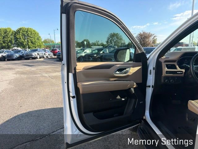Used 2023 Chevrolet Tahoe Premier w/ Advanced Technology Package AWD/4WD image 33