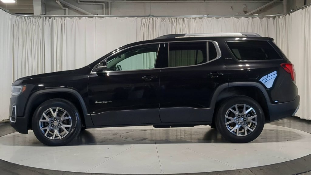 Used 2023 GMC Acadia SLT w/ LPO, Floor Liner Package AWD/4WD image 5
