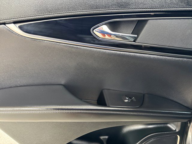 Used 2022 Lincoln Nautilus Reserve AWD/4WD image 6