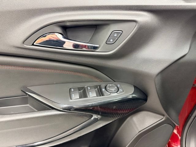 Certified 2024 Chevrolet Trax RS w/ Sunroof Package FWD image 20