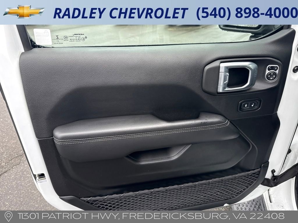 Used 2022 Jeep Wrangler Unlimited Sahara w/ Cold Weather Group image 5