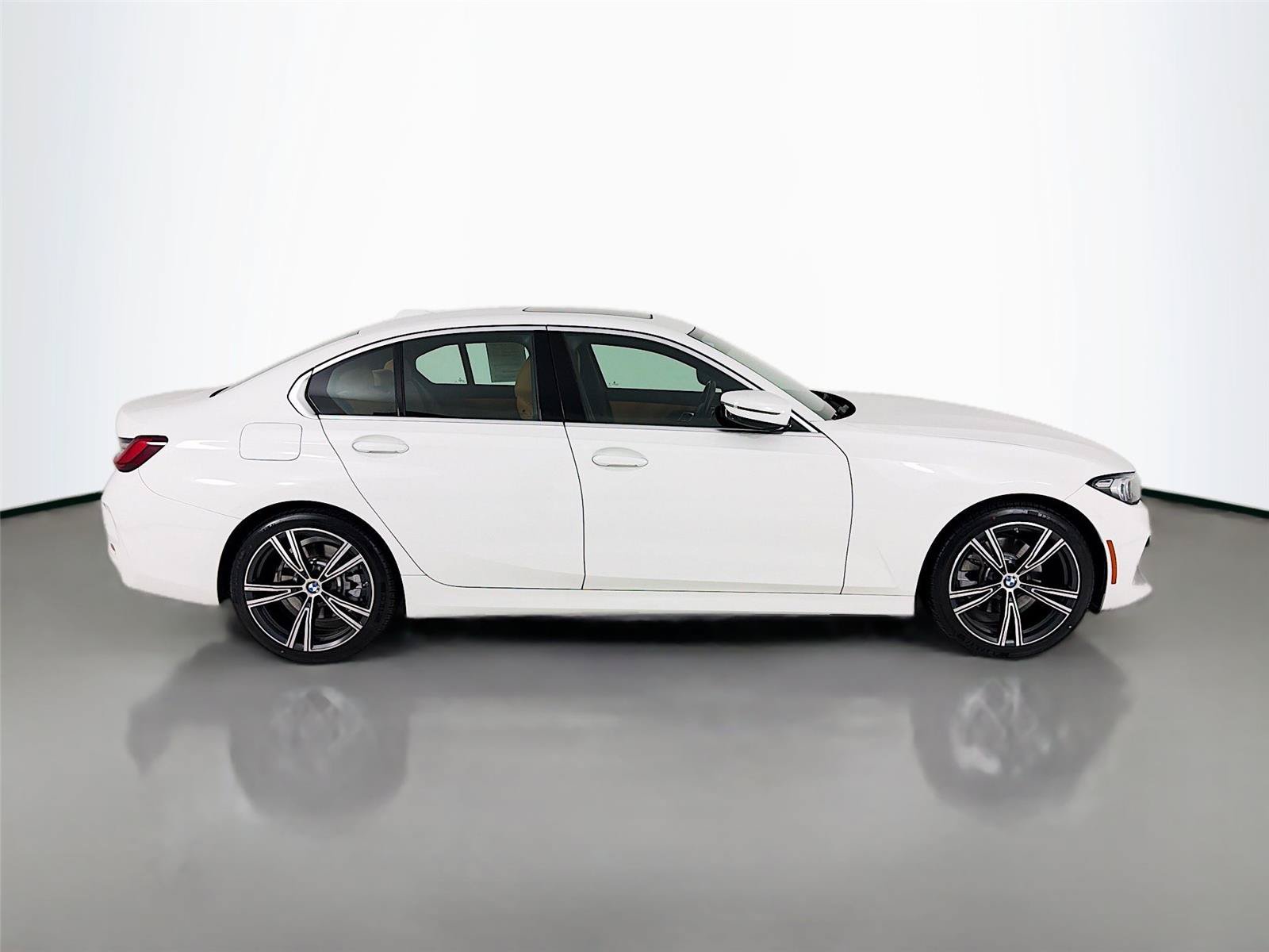 Used 2024 BMW 330i Sedan w/ Premium Package RWD image 24