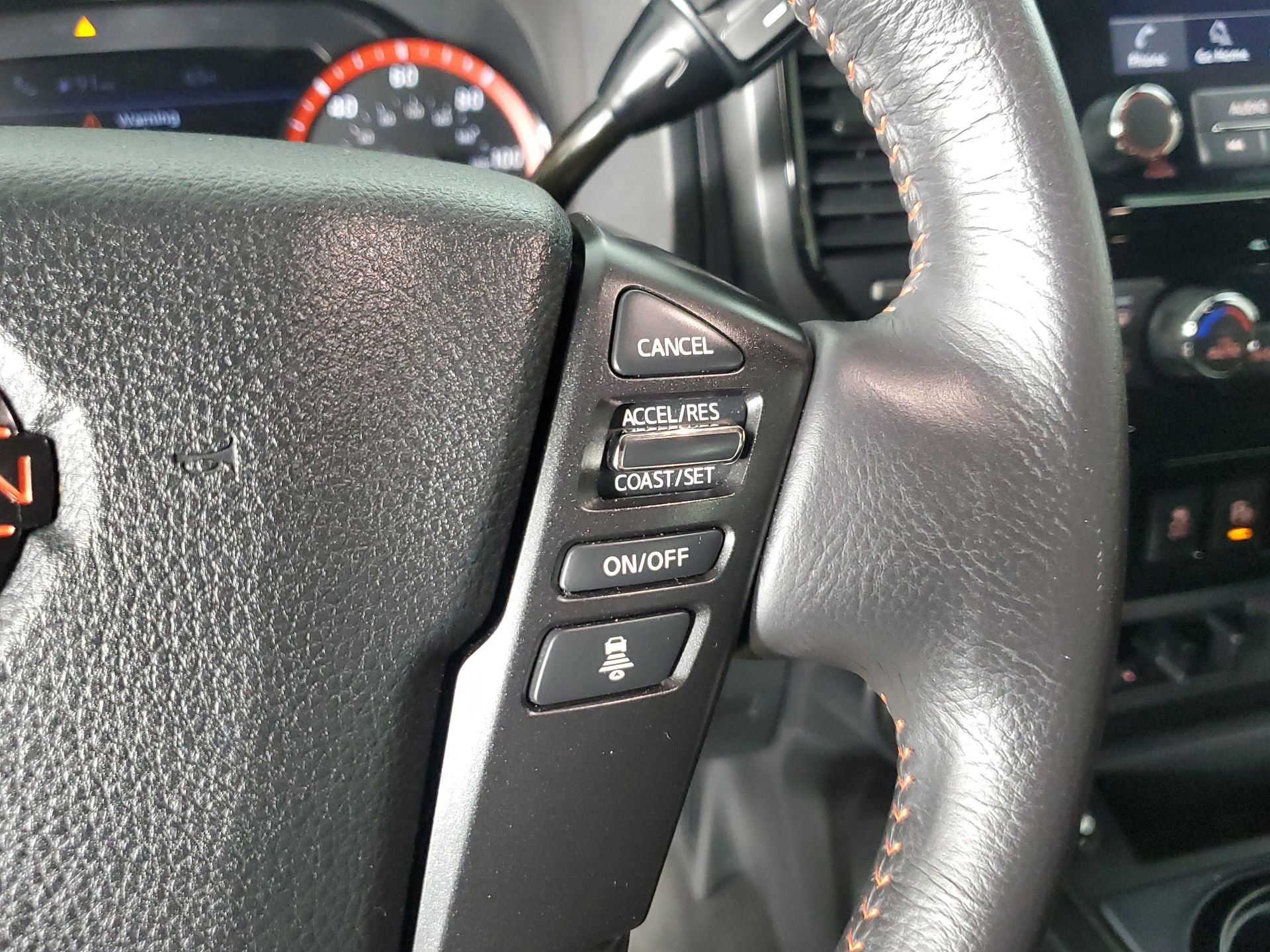 Used 2024 Nissan Titan PRO-4X w/ Pro-4x Convenience Package image 35