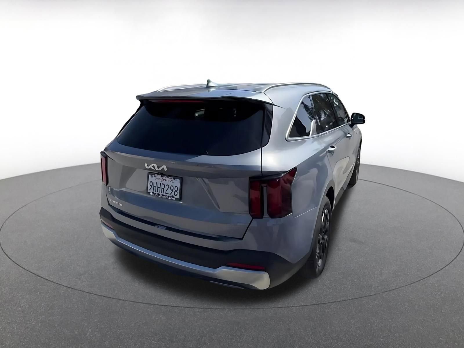 Used 2024 Kia Sorento S image 14