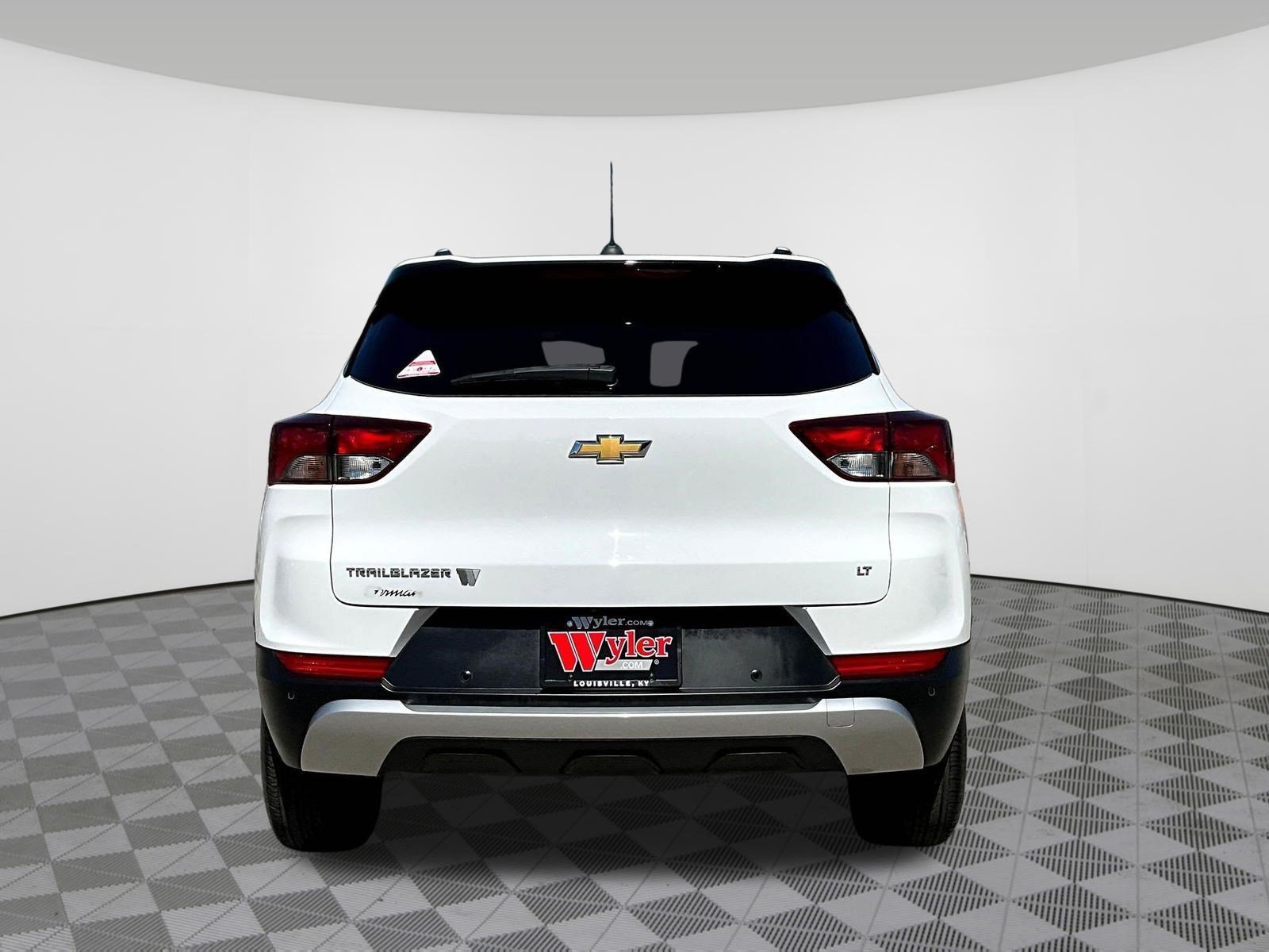 Used 2023 Chevrolet TrailBlazer LT w/ Convenience Package FWD image 5
